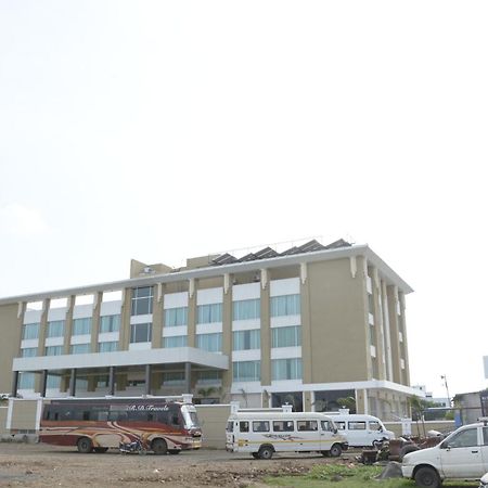 Tania President Inn Shirdi Exterior photo